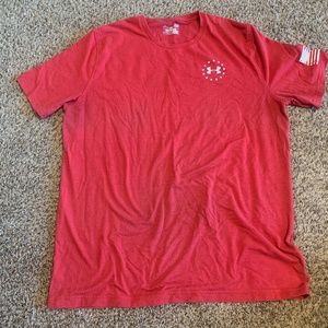 UNDER ARMOUR RED FREEDOM TEE SHIRT LARGE